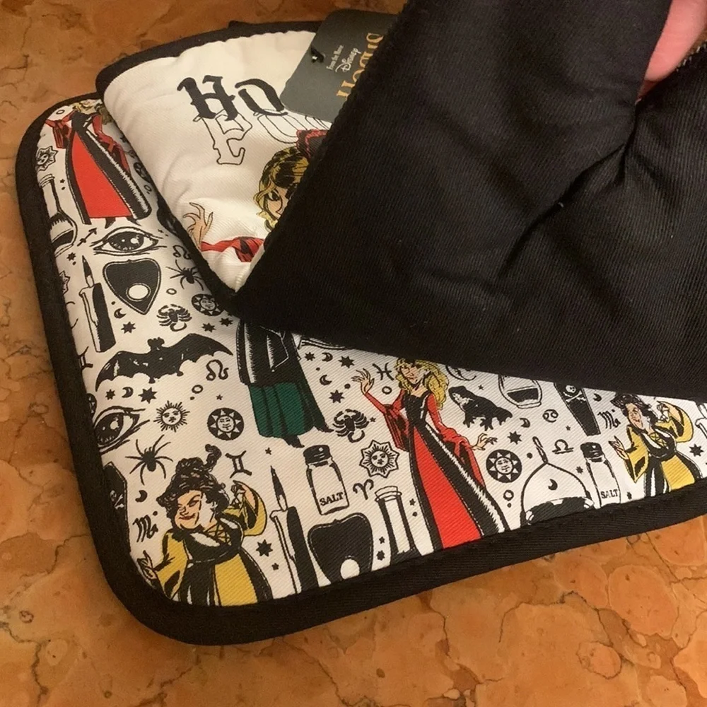 HOCUS POCUS Halloween Kitchen Bundle Oven Mitt & Pot Holder NEW